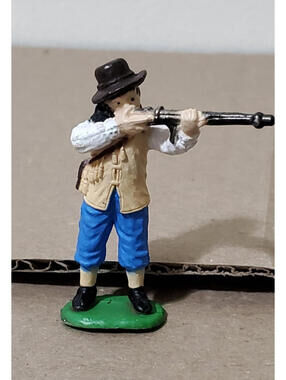 Safari Ltd Settler with Musket Figure - Colonial Frontier Historical Diorama Toy